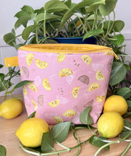 Load image into Gallery viewer, Limón Makeup Bag
