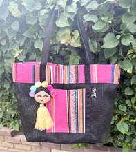 Load image into Gallery viewer, Sarape Mesh Tote Bag/Pink w/pompón