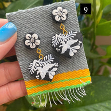Load image into Gallery viewer, Los Pajaritos Aretes, Heart w/Birds Earrings