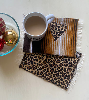 Mug Rug Sarape Reversible Tapetito- Animal/ Cheetah/Leopard Heart