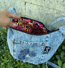 Load image into Gallery viewer, La Denim Bolsita/ Denim Crossbody bag w/flower #6
