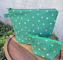 Load image into Gallery viewer, Makeup Bag/Green &amp; Little Hearts
