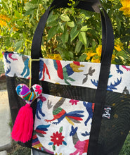 Load image into Gallery viewer, Otomi Mesh Tote bag w/ pompón