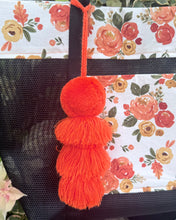 Load image into Gallery viewer, Mesh Tote bag Orange Blossoms w/ pómpon (2)
