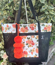 Load image into Gallery viewer, Mesh Tote bag Orange Blossoms w/ pómpon (2)