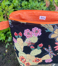 Load image into Gallery viewer, Spring Cactus Makeup Bag