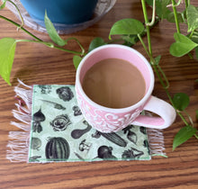 Load image into Gallery viewer, Mug Rug/ Sarape Reversible Tapetito /  Vegetables print/ Pink Heart