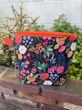 Load image into Gallery viewer, Las Flores Makeup Bag 2pc Set