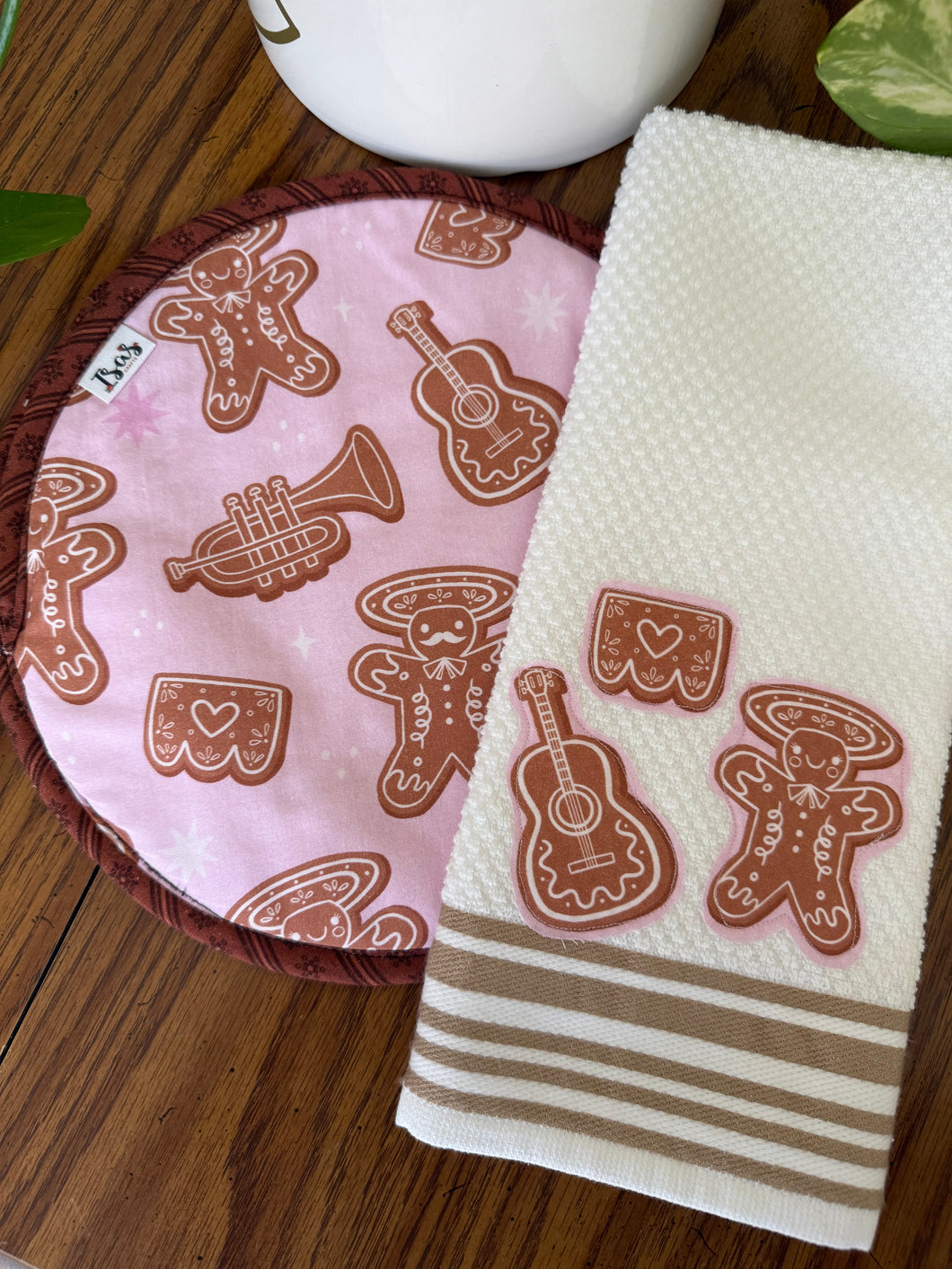 Tortilla Warmer/ Kitchen Towel Set - Mariachis