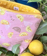 Load image into Gallery viewer, Limón Makeup Bag