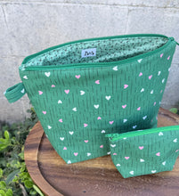 Load image into Gallery viewer, Makeup Bag/Green &amp; Little Hearts