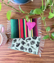 Load image into Gallery viewer, Mug Rug/ Sarape Reversible Tapetito /  Vegetables print/ Pink Heart