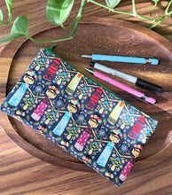 Load image into Gallery viewer, Zipper Pouch - Little Fridas