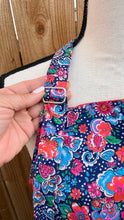 Load image into Gallery viewer, Isas Apron/ Flowers Red Lining