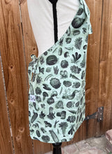 Load image into Gallery viewer, Isas Apron/ Vegtables