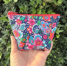 Load image into Gallery viewer, Mini Zipper Pouch/ Flowers
