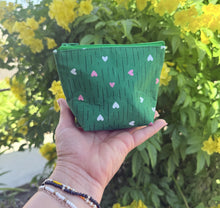 Load image into Gallery viewer, Mini Zipper Pouch/ Green &amp; Little Hearts