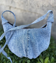 Load image into Gallery viewer, La Denim Bolsita/ Denim Crossbody bag w/flower #6