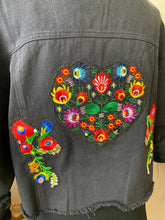 Load image into Gallery viewer, Isas Las Flores Frida Cropped Black  Denim Jacket - Large
