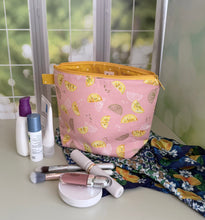 Load image into Gallery viewer, Limón Makeup Bag