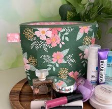 Load image into Gallery viewer, Makeup Bag/ Spring Flowers