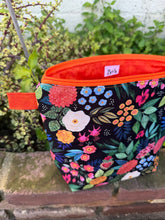 Load image into Gallery viewer, Las Flores Makeup Bag 2pc Set