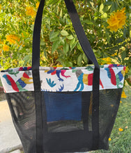 Load image into Gallery viewer, Otomi Mesh Tote bag w/ pompón