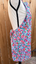 Load image into Gallery viewer, Isas Apron/ Flowers Blue lining