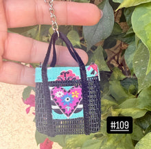 Load image into Gallery viewer, Isas Mini Mesh Bag Keychain