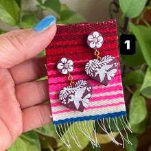 Load image into Gallery viewer, Los Pajaritos Aretes, Heart w/Birds Earrings