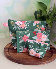 Load image into Gallery viewer, Mini Zipper Pouch / Spring Flowers