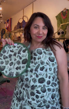 Load image into Gallery viewer, Isas Apron/ Vegtables