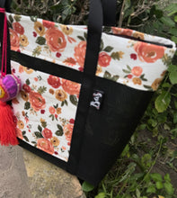 Load image into Gallery viewer, Mesh Tote bag Orange Flowers w/ pómpon