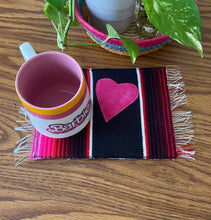 Load image into Gallery viewer, Mug Rug Sarape Reversible Tapetito- Barbie