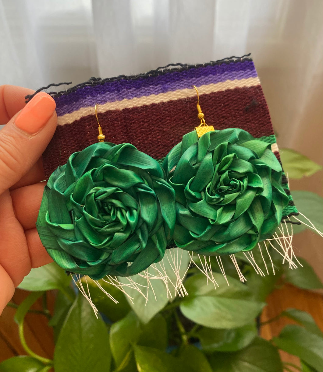 La Flor Aretes Hilda, Aretes de Palma,  Palm Leaf earrings
