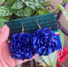Load image into Gallery viewer, La Flor Aretes Hilda, Aretes de Palma,  Palm Leaf earrings
