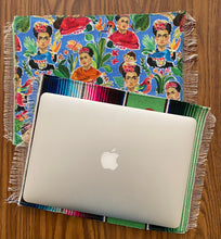 Load image into Gallery viewer, Placemat Sarape Reversible Tapete- Green / Frida
