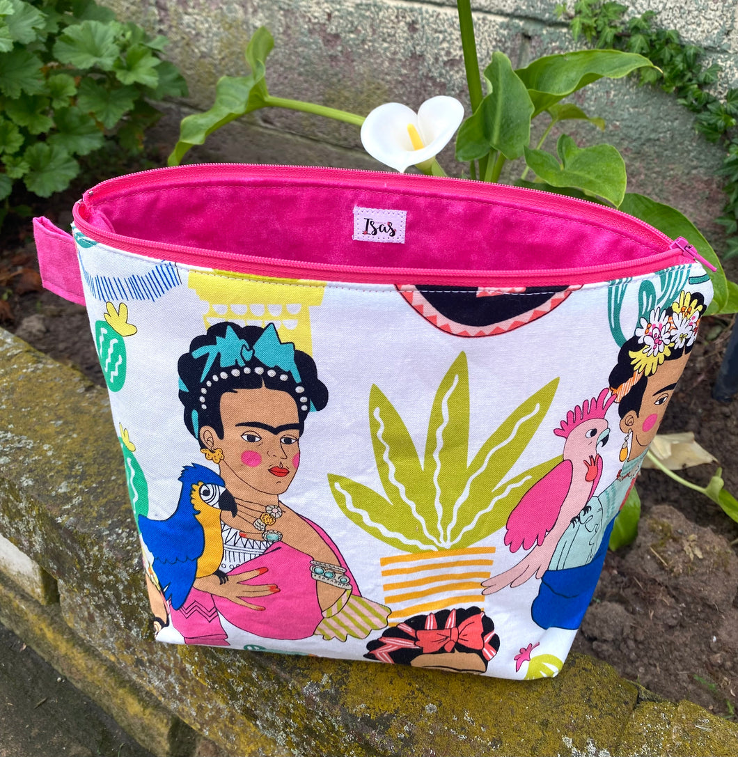 Be Bold Frida  Makeup Bag - Pink