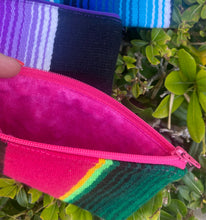Load image into Gallery viewer, Sarape coin purse, Sarape zipper pouch