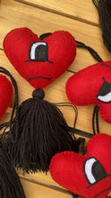 Load image into Gallery viewer, El Benito Corazón Pompón